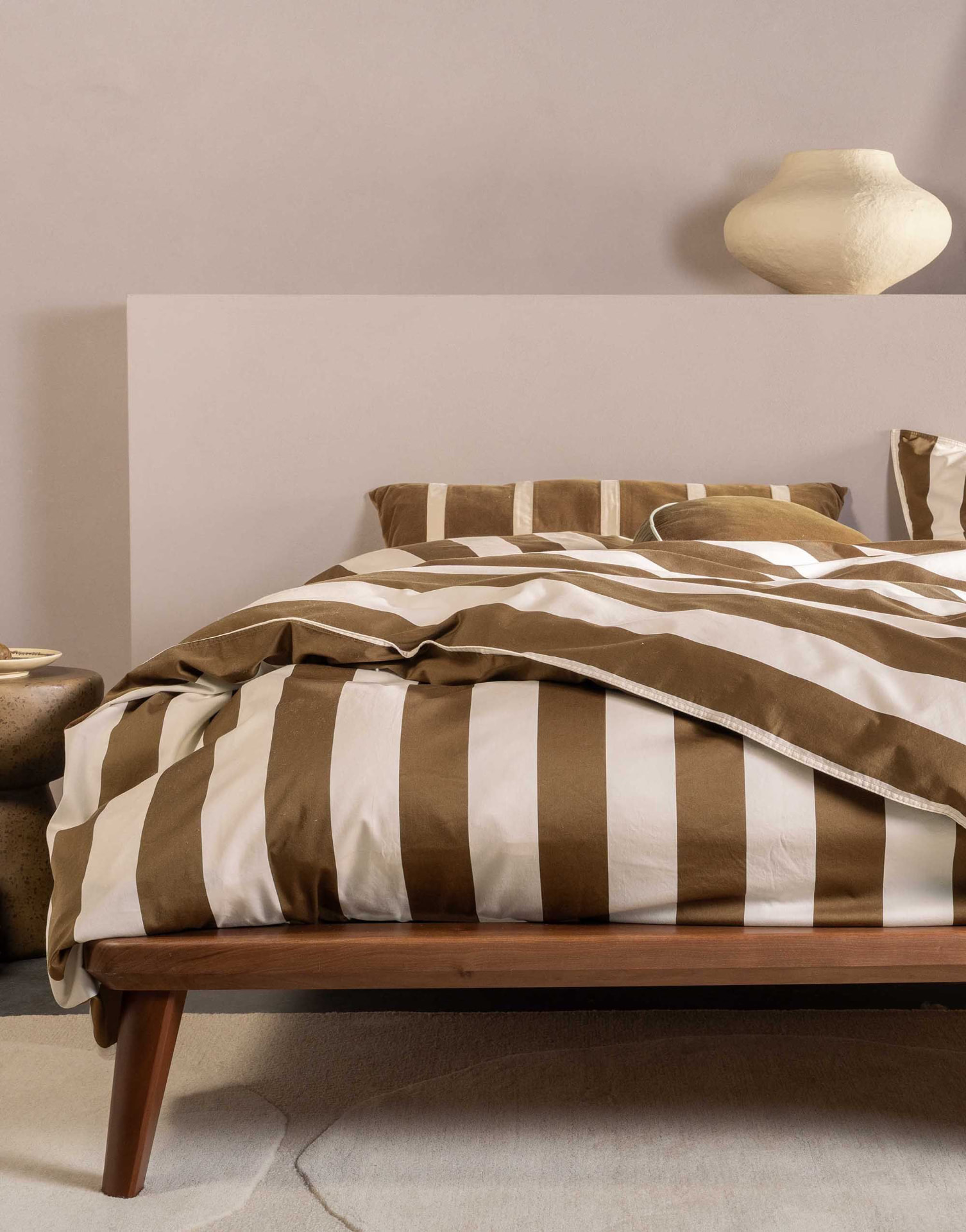 Essenza Minte Stripe Slate Brown - vanilla dekbedovertrek